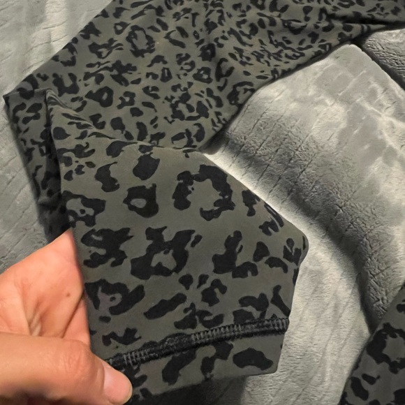 Athleta Salutation leggings - Picture 7 of 8